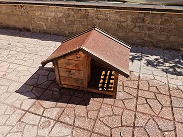 Cuccia per cane in legno massello con veranda
