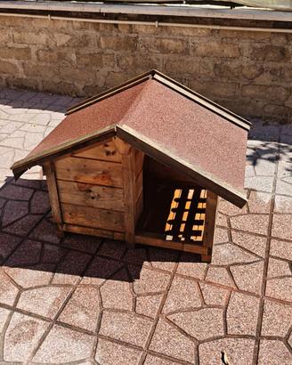 Cuccia per cane in legno massello con veranda