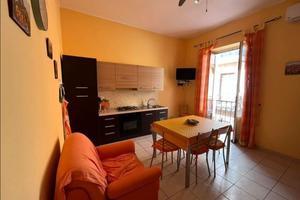 casa singola divisa in due appartamenti 