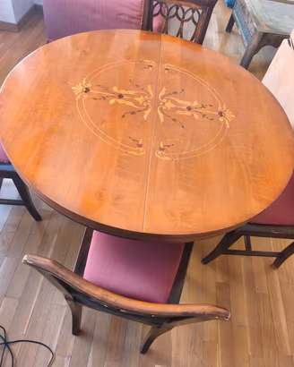 Tavolo da pranzo allungabile in legno con 6 sedie