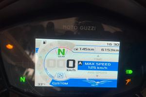 Moto Guzzi V85 TT CENTENARIO