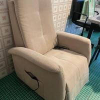 Poltrona alzapersona elettrica