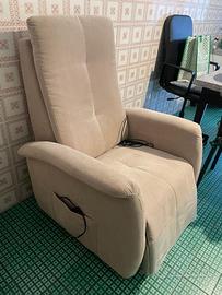Poltrona alzapersona elettrica