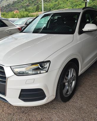 Audi Q3 2.0 TDI 120 CV Design