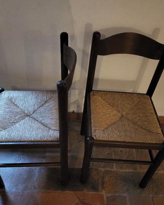 Quattro sedie in legno