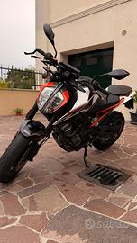 KTM Duke 125