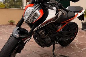 KTM Duke 125