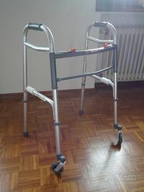 Deambulatore in alluminio, pieghevole