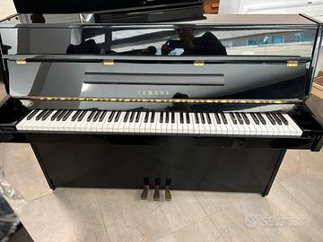 Pianoforte Yamaha c108