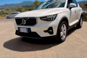 Volvo XC40 Mild Hybrid B3 163cv Crystal White 2025