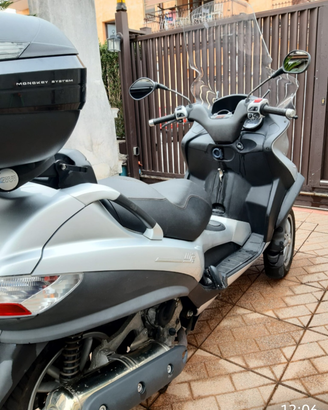 Piaggio Mp3 400