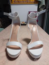 Sandali estivi bianchi