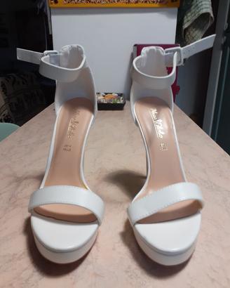 Sandali estivi bianchi