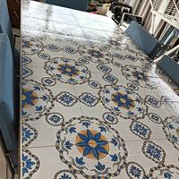 Tavolo in ferro e ceramica di vietri