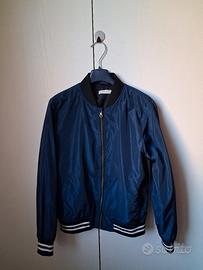 Giacca blu leggera da bambino.