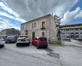 Via Genova-casa di 135mq con box e giardino