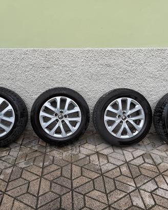 Set 4 cerchi in lega 17 con pneumatici 215/60 r 17
