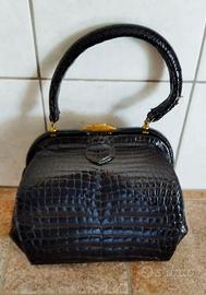 Borsa nera in simil pelle di coccodrillo