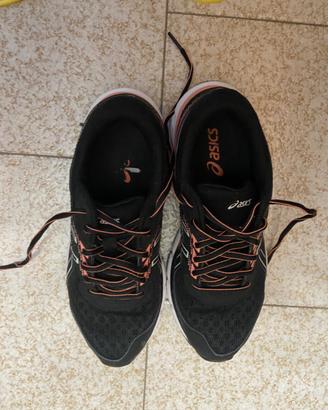 Sneakers perfette per lunghe camminate