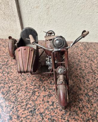 modellino vintage moto con sidecar in ferro