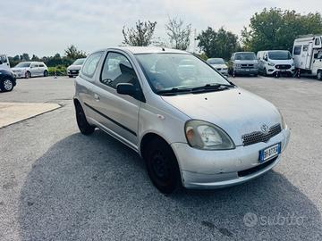 Toyota Yaris 1.0 benzina anno 2001 neo patentati