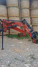 Caricatore frontale/ forca per trattore