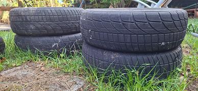 Treno gomme Goodride 205/70 R15