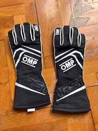 Guanti OMP first omologati FIA