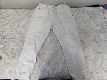 pantalone bianco di tuta