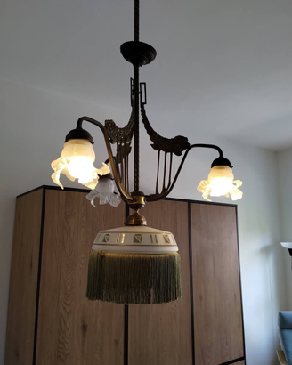 Lampadario stile liberty