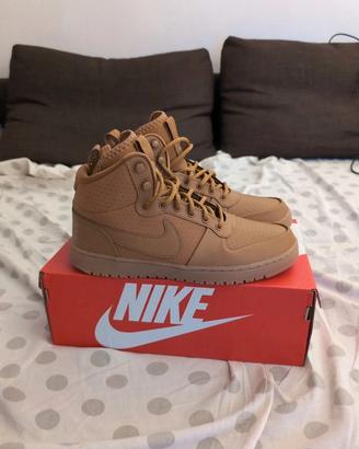 Nike Court Borough Mid 42