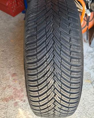 PIRELLI 205/55 R17 95V 4StagioniXL usata 1 anno