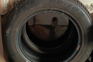 gomme nuove 195/60r15 88 v