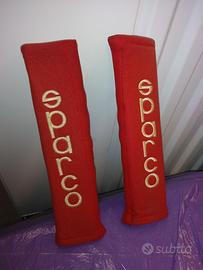 2 coppie di copricinture Sparco, rosso fuoco