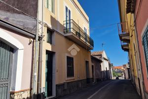 CASA SEMINDIPENDENTE A TREMESTIERI ETNEO