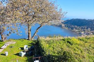 Scalandrone panoramicissimo lago d'Averno arredato