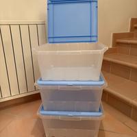 Contenitori in plastica impilabili