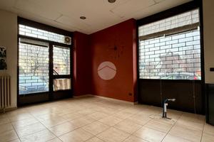 NEGOZIO A RIVALTA DI TORINO