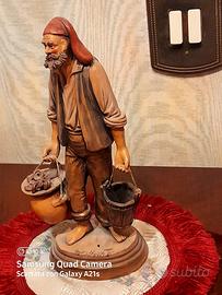 Scultura di Terracotta " Venditore di Pesci" 