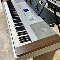 YAMAHA DGX 640 + SUPPORTO