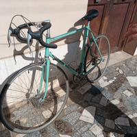 bicicletta sportiva 