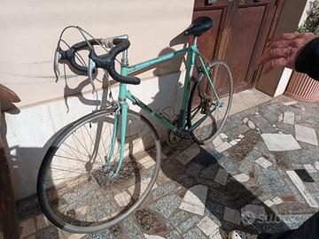 bicicletta sportiva 