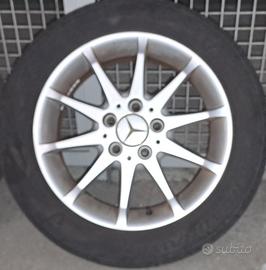 Cerchi in lega Mercedes Benz da 16" con gomme