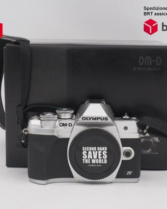 Olympus OM-D E-M10 IV