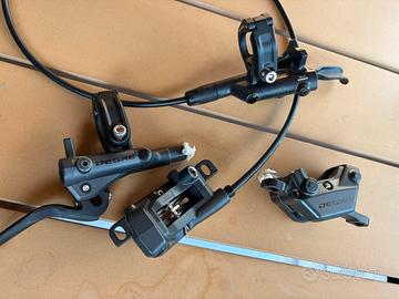 Kit freni SHIMANO M6220 4 pistoni - NUOVI