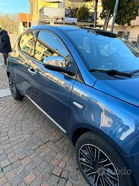 Lancia Ypsilon 1.0 Fire Fly 5  p. s&s Hybrid Gold