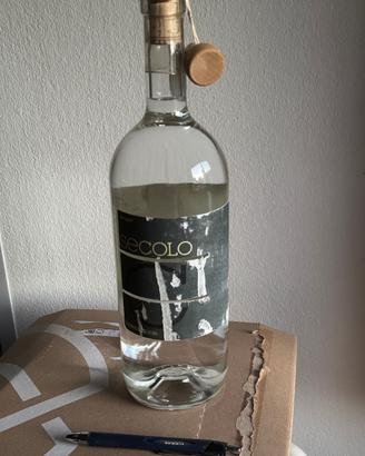 bottiglia di grappa Secolo di Domenis da 1,5 Lt