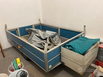 Carrello traino con copertura in buone condizioni