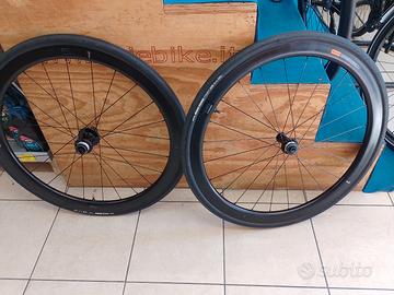 ruote Giant SLR1 Disc carbon TL ready x Shimano 