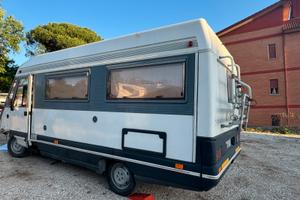 Mothorhome arca  2500 turbo idroguida incidentato